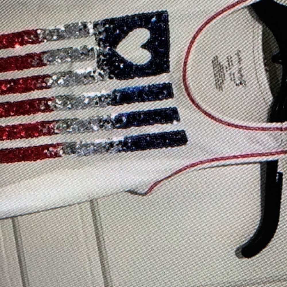Features patriotic sequin design heart girls tee